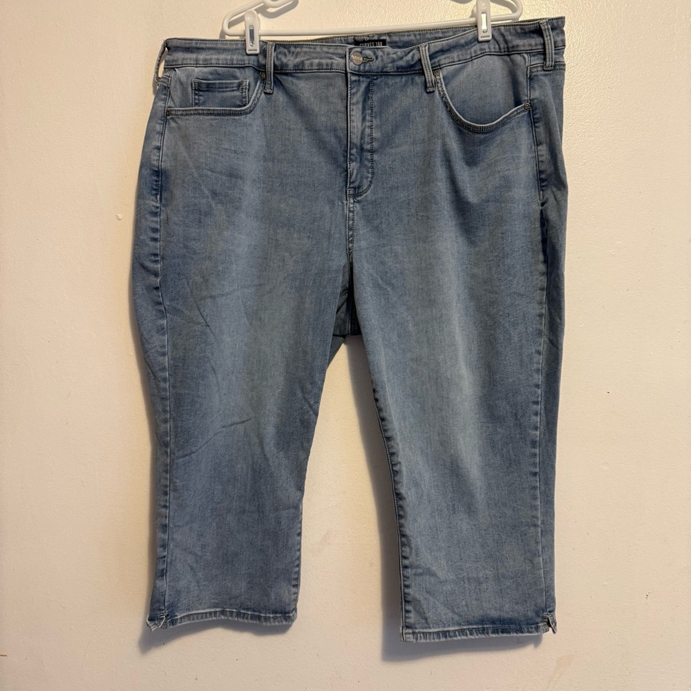 NYDJ Light Blue Cropped Jeans for Women Size 24 Curves 360 Capris